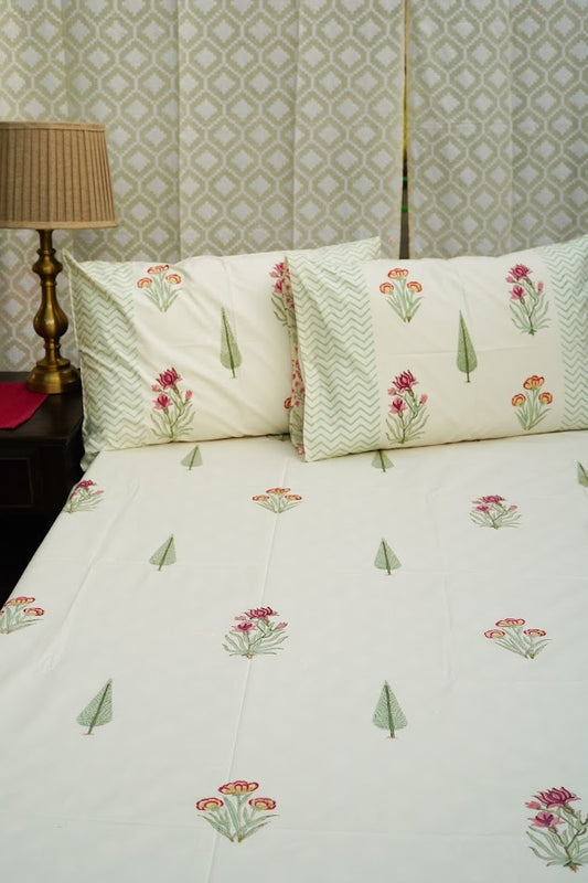 Naqsh-e-Gulaabi – Imprint of a Pink Flower